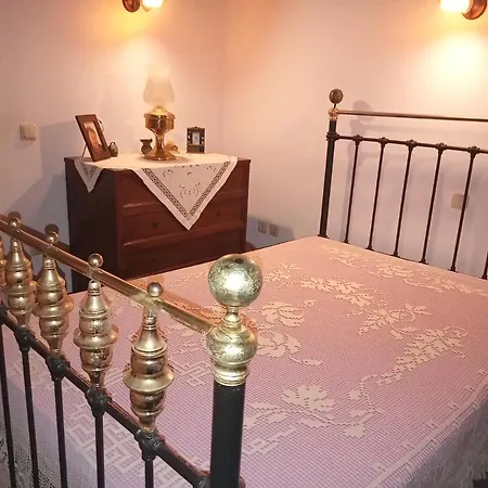 το πυργοσπιτο τησ αννεζουλασ Annezoula's Castle Сasa de vacaciones *