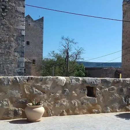 το πυργοσπιτο τησ αννεζουλασ Annezoula's Castle Дом отдыха *