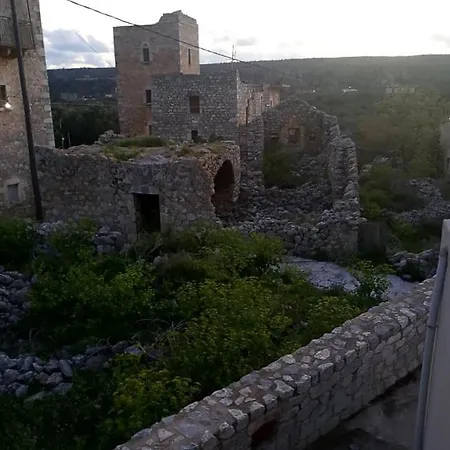Dom wakacyjny το πυργοσπιτο τησ αννεζουλασ Annezoula's Castle *