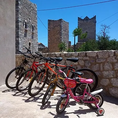 το πυργοσπιτο τησ αννεζουλασ Annezoula's Castle 펜션 *