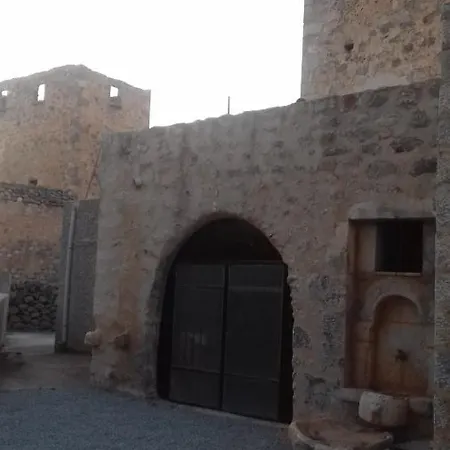 το πυργοσπιτο τησ αννεζουλασ Annezoula's Castle Dom wakacyjny Agios Athanasios (Mani)