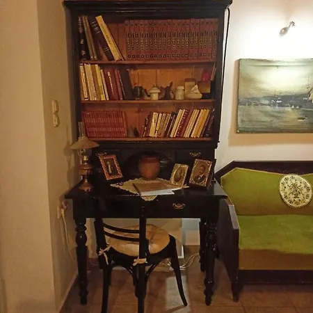 το πυργοσπιτο τησ αννεζουλασ Annezoula's Castle *