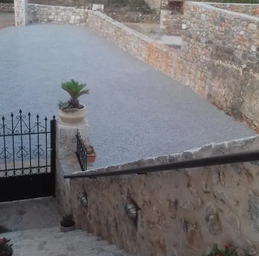 το πυργοσπιτο τησ αννεζουλασ Annezoula's Castle Casa vacanze Agios Athanasios (Mani)