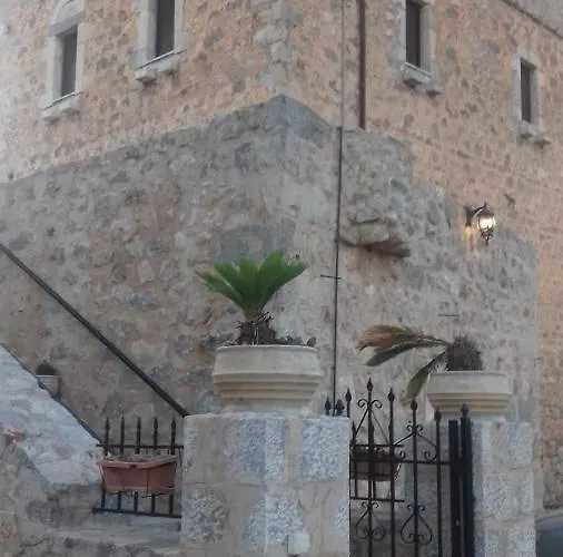 το πυργοσπιτο τησ αννεζουλασ Annezoula's Castle Agios Athanasios (Mani)