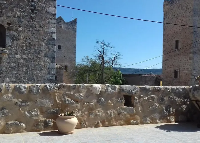 το πυργοσπιτο τησ αννεζουλασ Annezoula's Castle Holiday home *