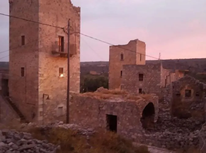 το πυργοσπιτο τησ αννεζουλασ Annezoula's Castle * Agios Athanasios (Mani)