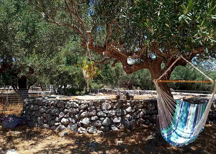 Holiday home το πυργοσπιτο τησ αννεζουλασ Annezoula's Castle