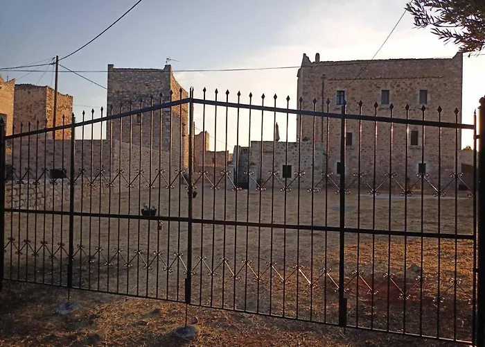 το πυργοσπιτο τησ αννεζουλασ Annezoula's Castle *