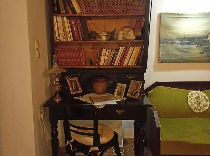 το πυργοσπιτο τησ αννεζουλασ Annezoula's Castle *